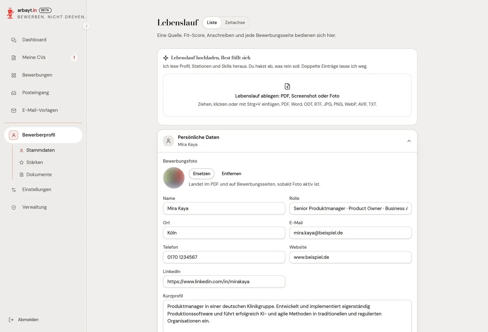 Lebenslauf-Bereich mit Upload-Feld und automatisch gefüllten Stammdaten